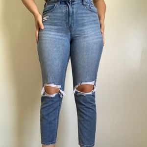 American Eagle Mom Jean